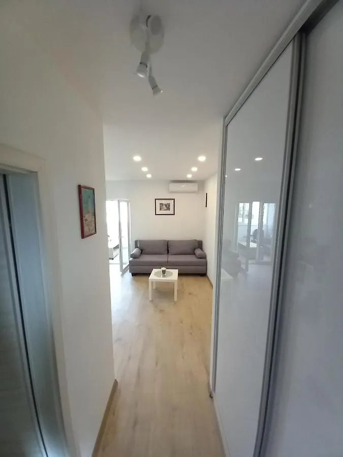 Apartment By The Mall Split