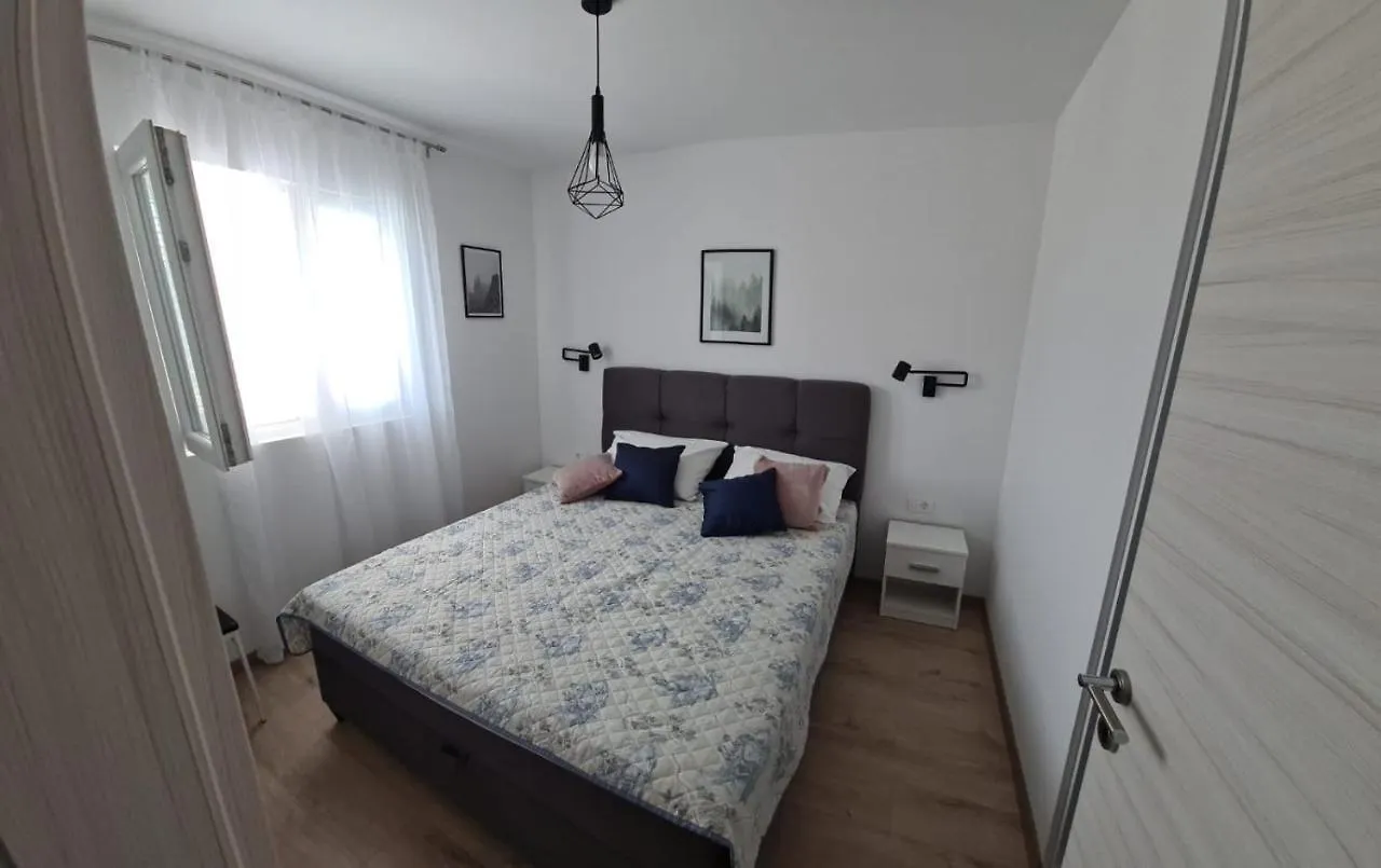 Apartment By The Mall Split 0*,