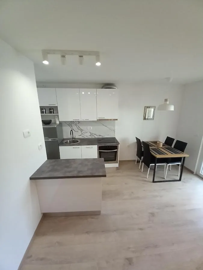 Apartment By The Mall Split